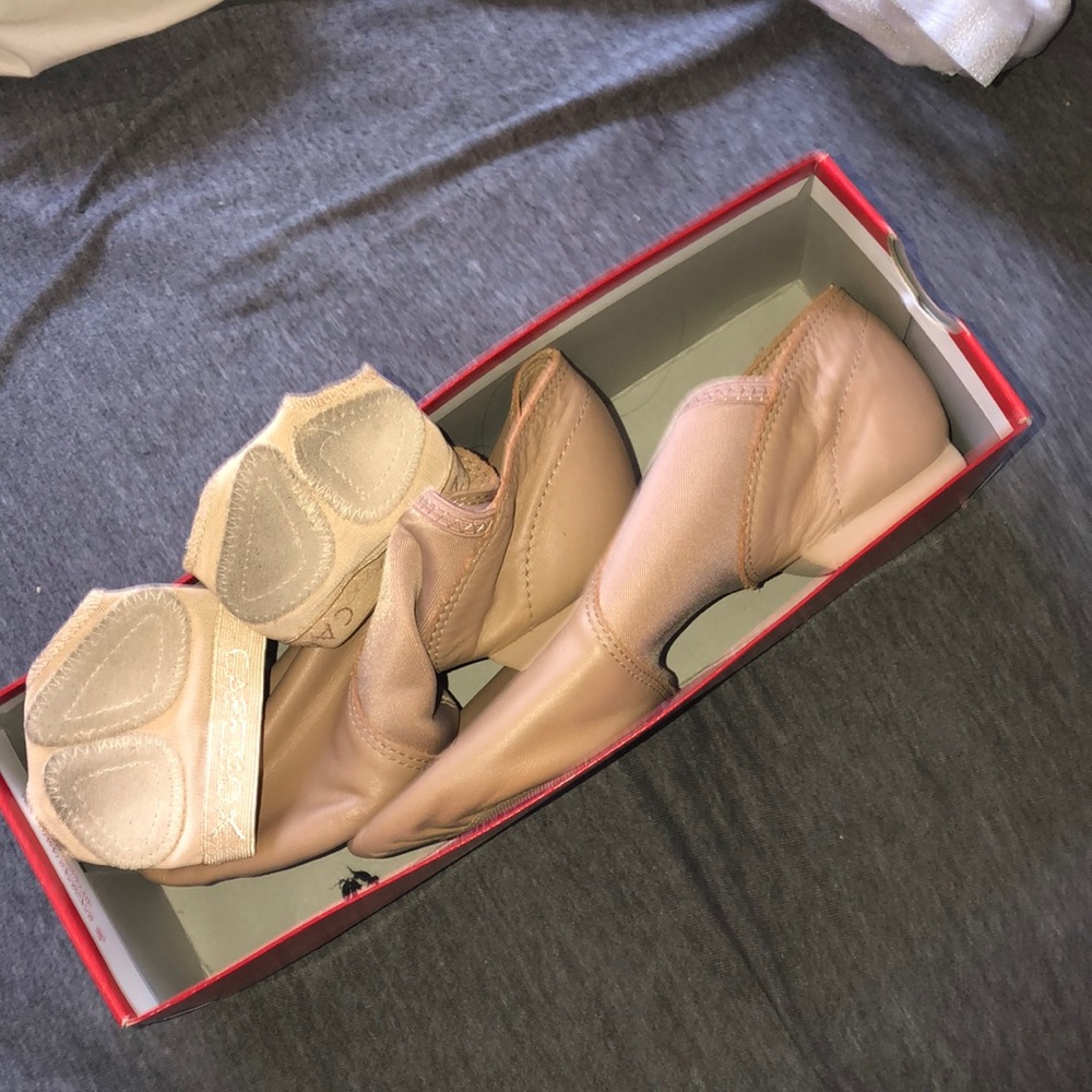 capezio dance shoes